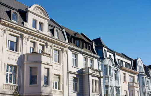 Altbauten Sommerhimmel
