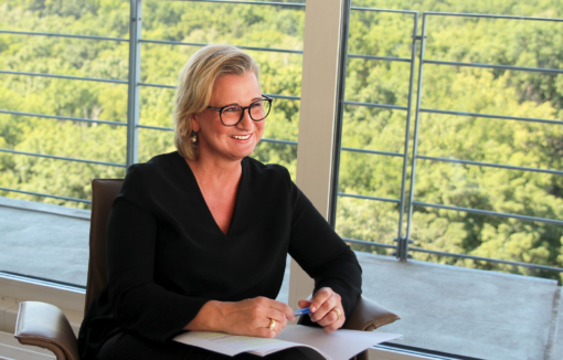 Im Interview mit der BANKINGNEWS spricht Iris Bethge-Krauß unter anderem darüber, warum sich das Prinzip Hausbanken und Förderbanken bewährt hat.