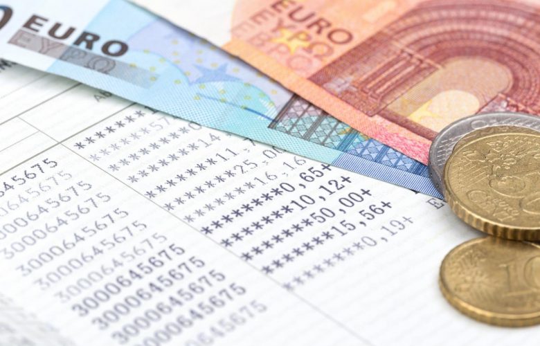 Das gute alte Sparbuch gehört in Deutschland nach wie vor zu den häufig genutzten Anlagemöglichkeiten. Doch im Grunde sprechen kaum Argumente für seine Nutzung. Es gibt einfach bessere Alternativen.